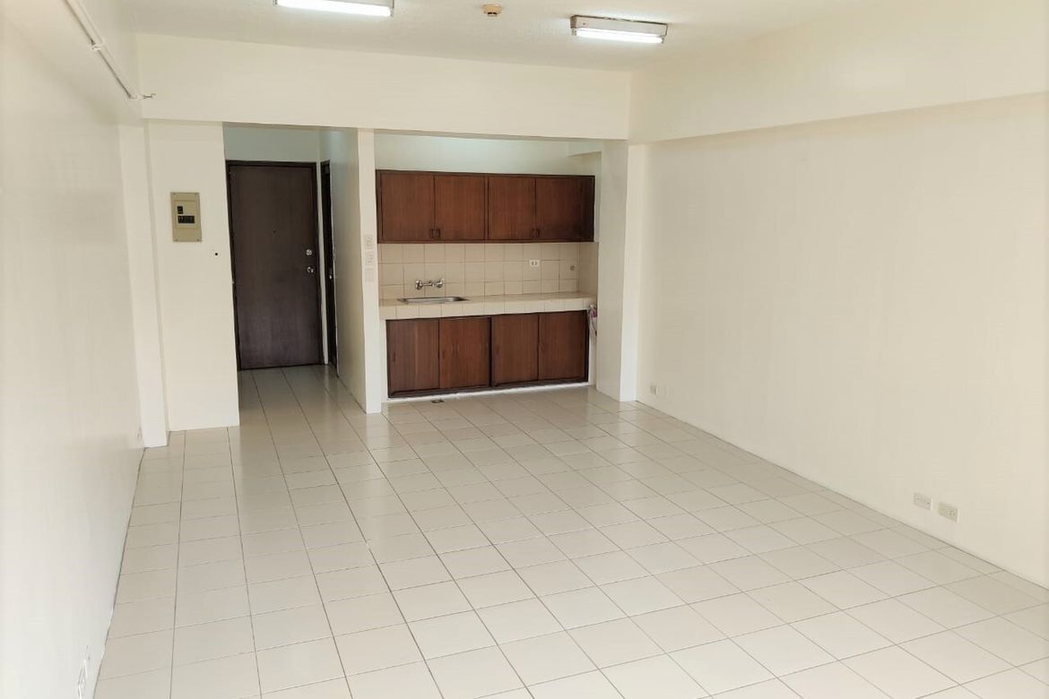 1 Bedroom Apartment for Rent in Barangay 38, Pasay, Metro Manila near LRT-1 Gil Puyat photo 3