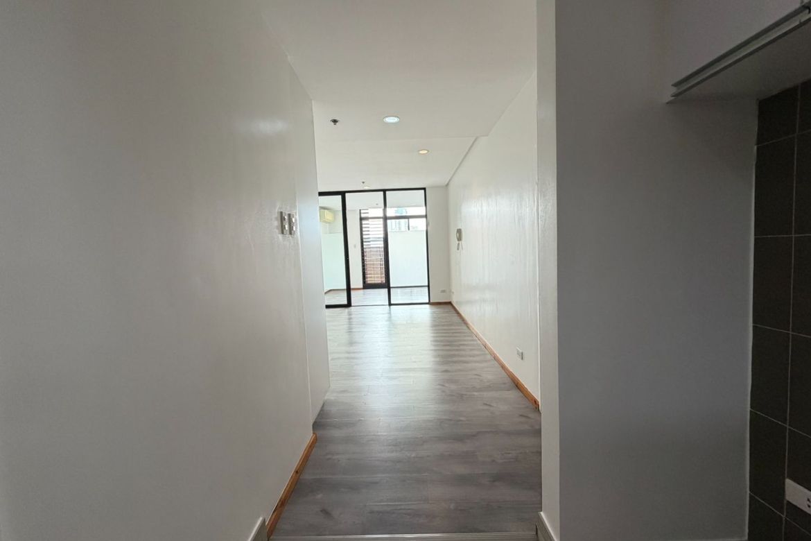 1 Bedroom Apartment for Rent in Horseshoe, Quezon City, Metro Manila near LRT-2 Betty Go-Belmonte photo 8