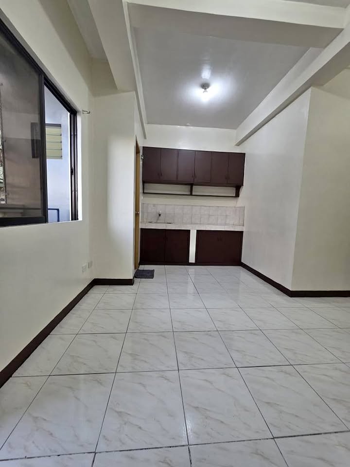 1-Bedroom Apartment with Terrace for Rent in Sampaloc, Manila