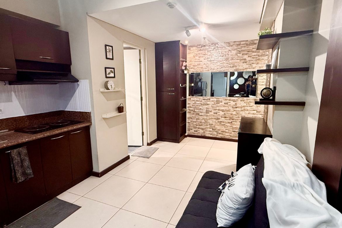 1 Bedroom Commercial for Sale in The Columns At Legaspi Village, San Lorenzo, Makati, Metro Manila – photo 4