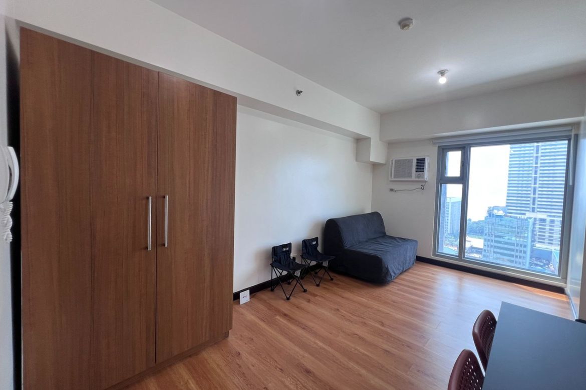 1 Bedroom Condo for Rent in 8 ADRIATICO, Malate, Manila, Metro Manila near LRT-1 Vito Cruz photo 2