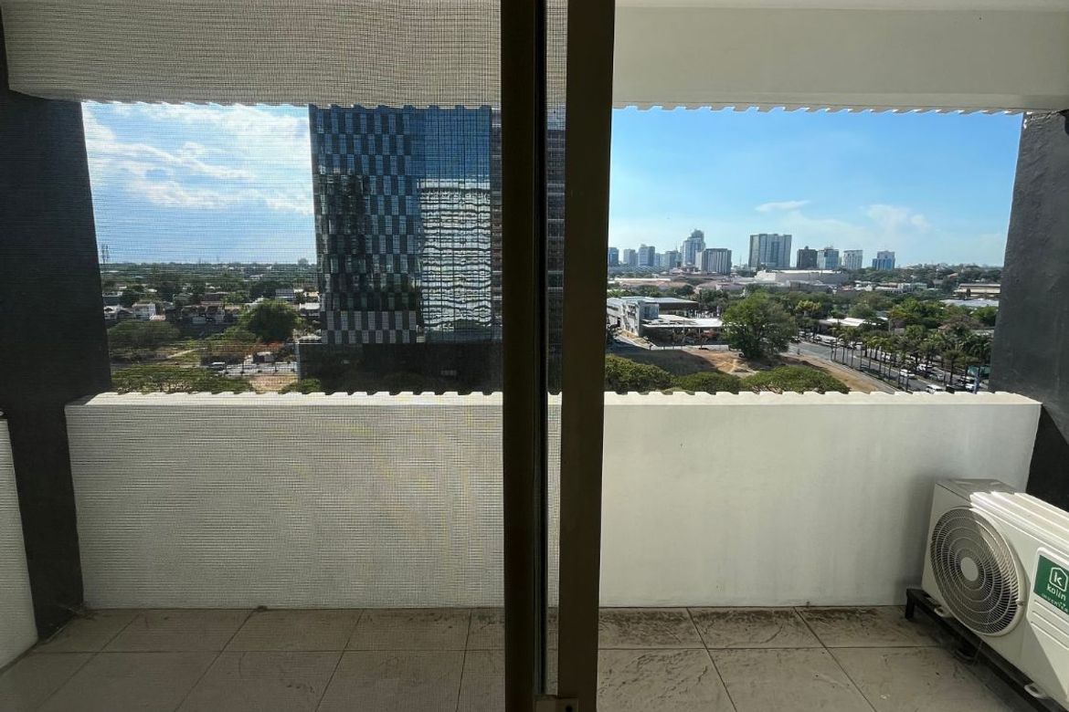 1 Bedroom Condo for Rent in Alabang, Muntinlupa, Metro Manila photo 6