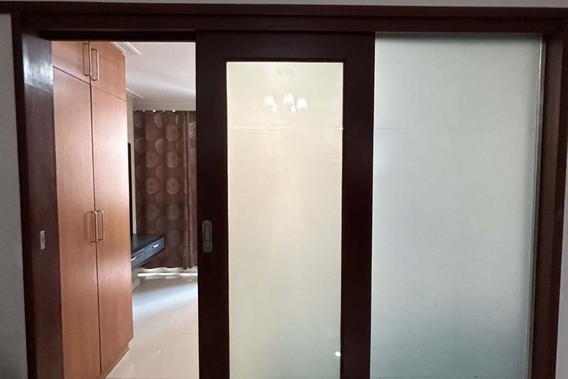 1 Bedroom Condo for Rent in Ermita, Manila, Metro Manila near LRT-1 Pedro Gil photo 5