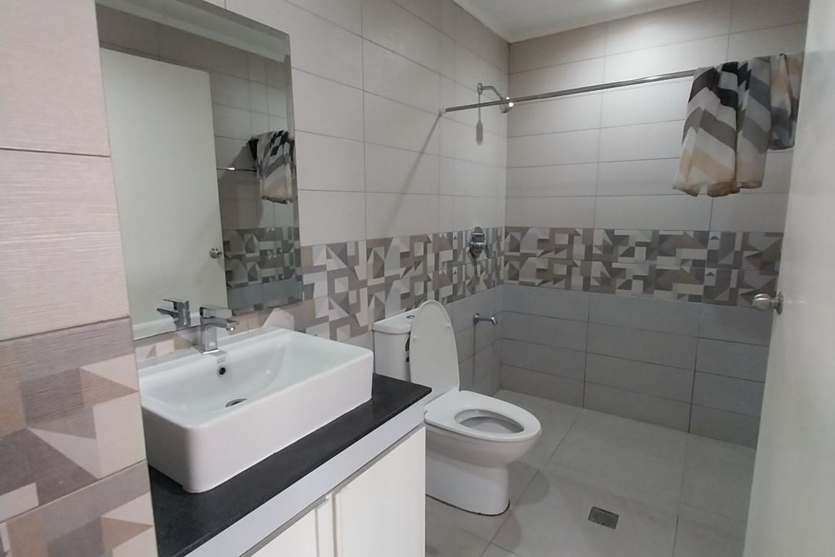 1 Bedroom Condo for Rent in Malate, Manila, Metro Manila near LRT-1 Vito Cruz photo 5