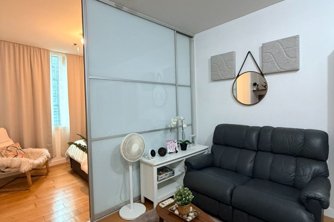 1 Bedroom Condo for Rent in Park Terraces, San Lorenzo, Makati, Metro Manila near MRT-3 Ayala photo 7