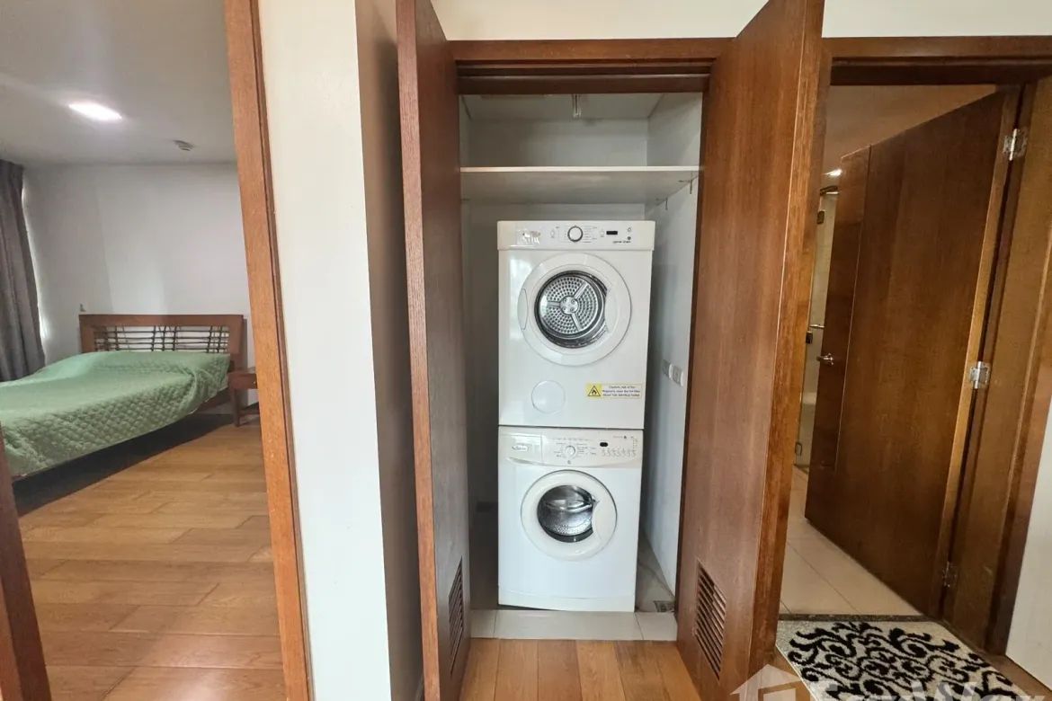 1 Bedroom Condo for Rent in Park Terraces, San Lorenzo, Makati, Metro Manila near MRT-3 Ayala photo 5