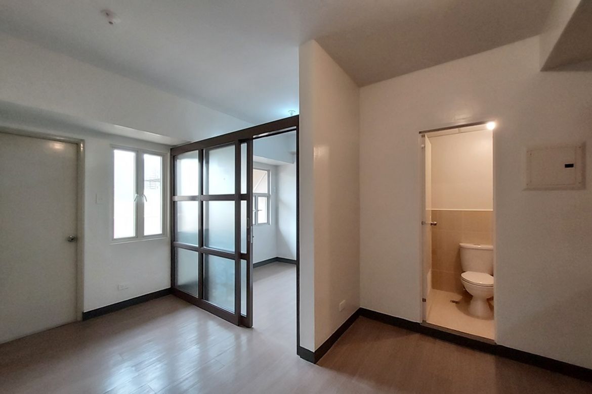 1 Bedroom Condo for Rent in Pioneer Heights 1, Highway Hills, Mandaluyong, Metro Manila near MRT-3 Boni photo 2