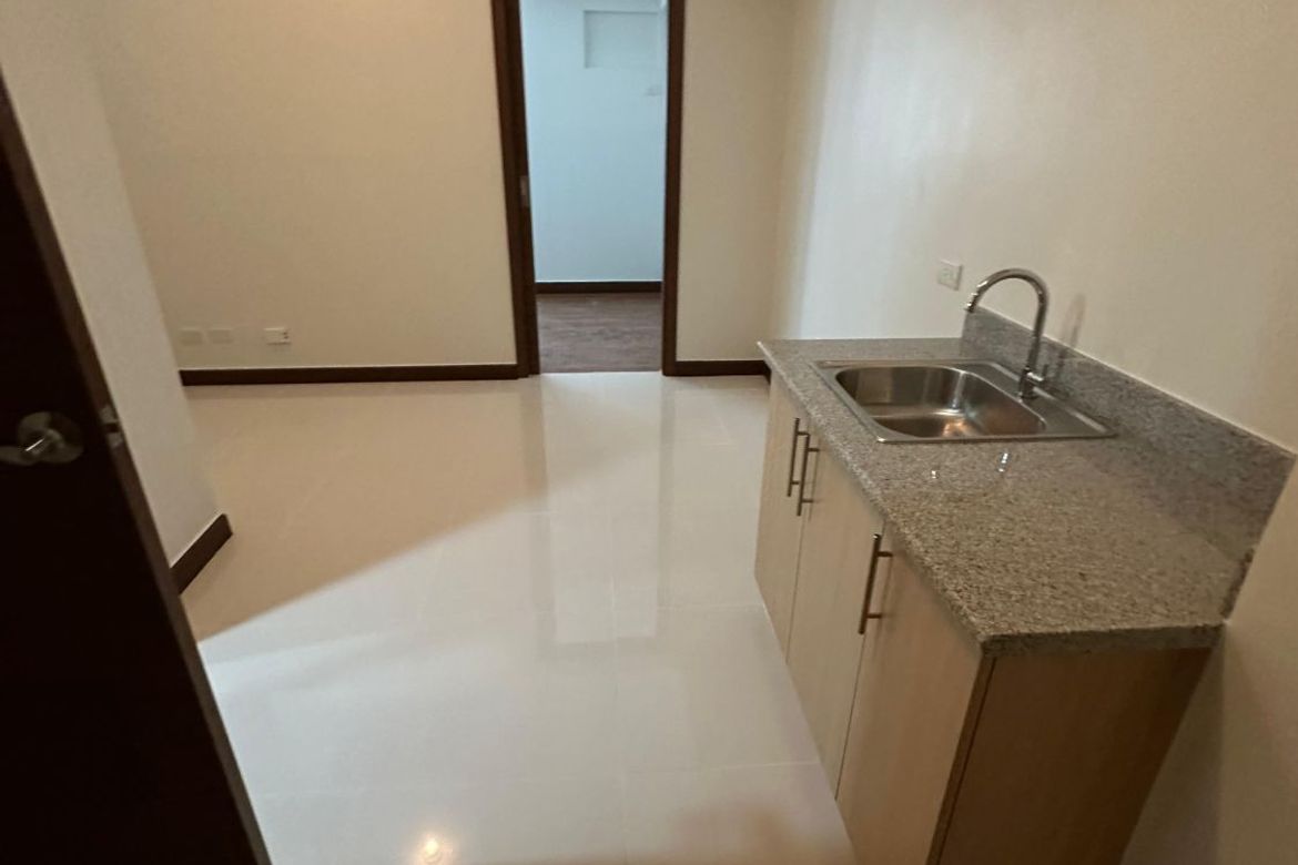 1 Bedroom Condo for Rent in Quantum Residences, Barangay 49, Pasay, Metro Manila near LRT-1 Gil Puyat photo 2