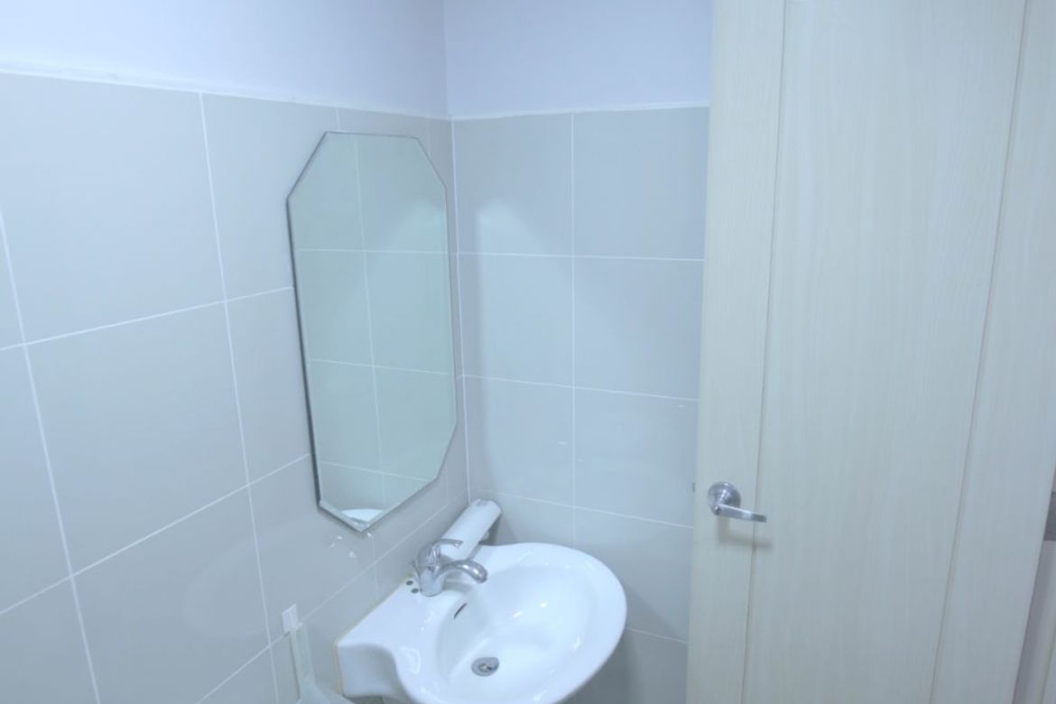 1 Bedroom Condo for Rent in Santo Cristo, Quezon City, Metro Manila near LRT-1 Roosevelt photo 7