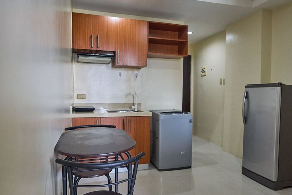 1 Bedroom Condo for Rent in Tambo, Parañaque, Metro Manila