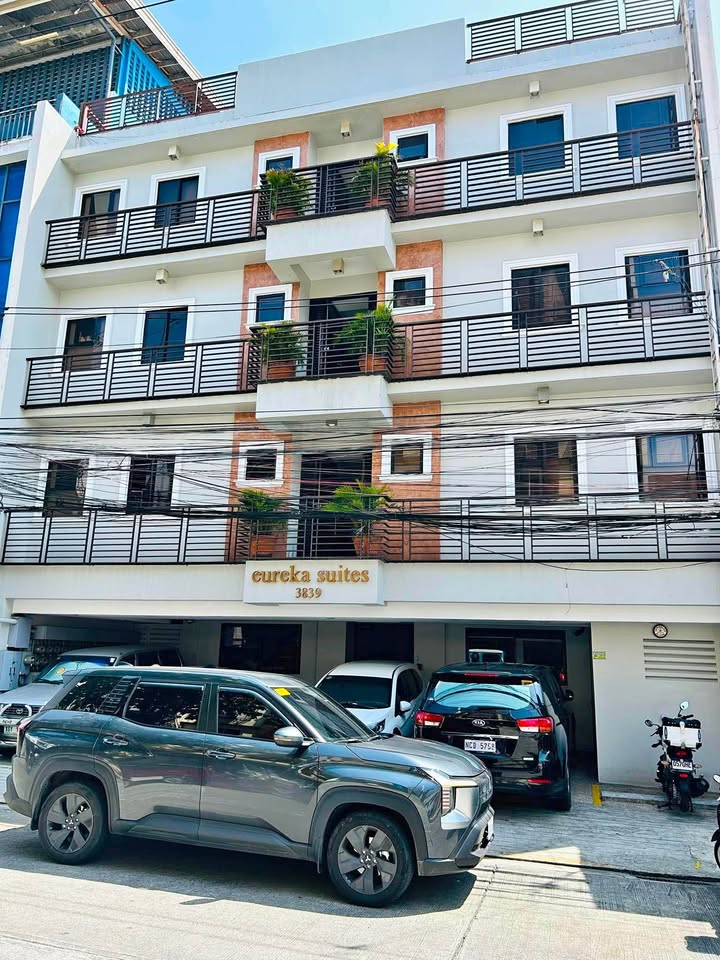 1-Bedroom Condo for Sale at Eureka Suites, Pasong Tamo, Makati