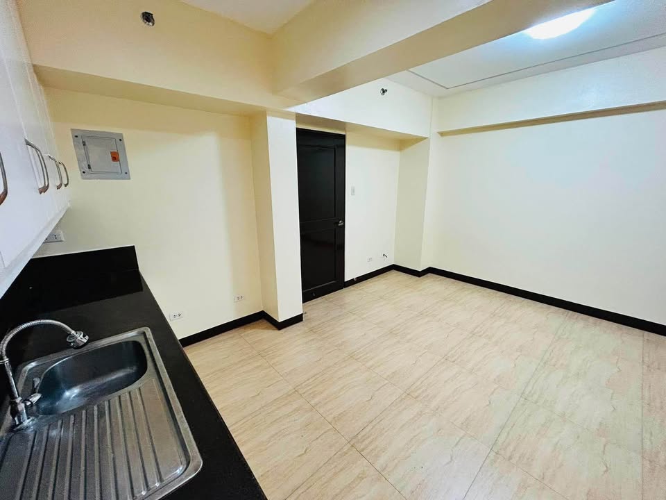 1-Bedroom Condo for Sale at Eureka Suites, Pasong Tamo, Makati – photo 3