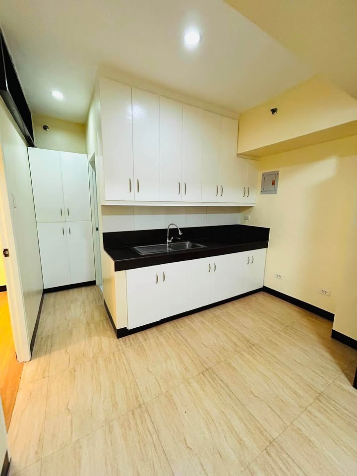 1-Bedroom Condo for Sale at Eureka Suites, Pasong Tamo, Makati – photo 6