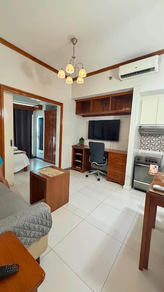 Fully Furnished 1-Bedroom Condo for Sale at KL Tower, Legaspi Village, Makati – photo 2