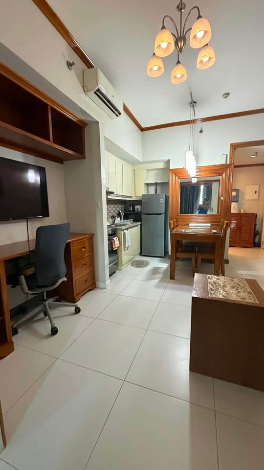 Fully Furnished 1-Bedroom Condo for Sale at KL Tower, Legaspi Village, Makati – photo 4