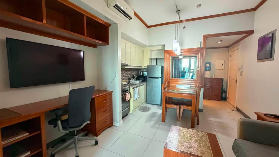 Fully Furnished 1-Bedroom Condo for Sale at KL Tower, Legaspi Village, Makati – photo 5