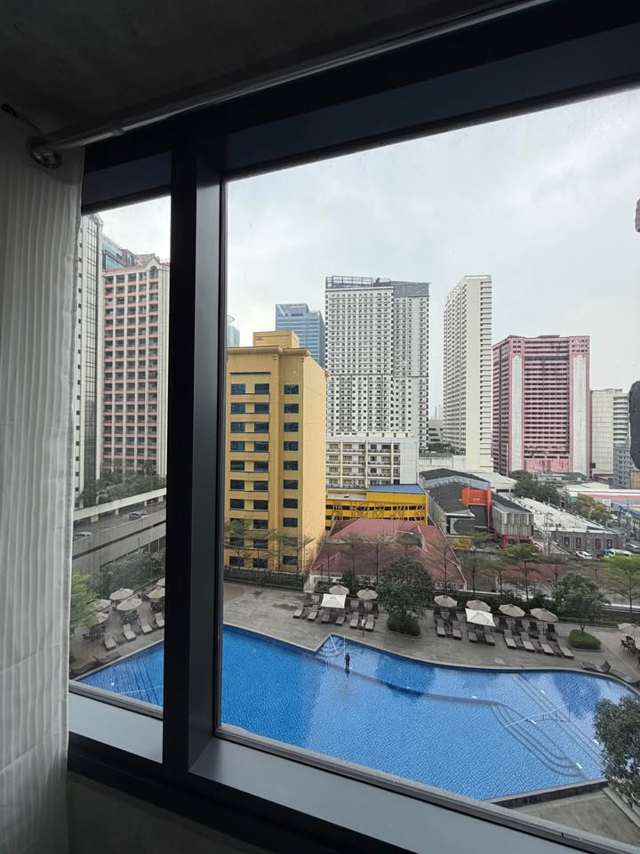 1-Bedroom Condo with Pool View for Sale at The Rise, Makati – photo 3