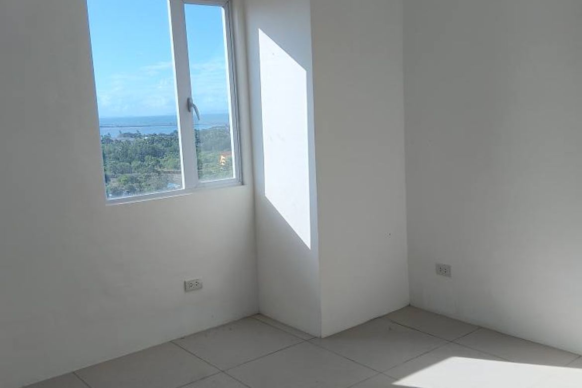 1 Bedroom Condo for Sale in Barangay 5, Bacolod, Negros Occidental – photo 2