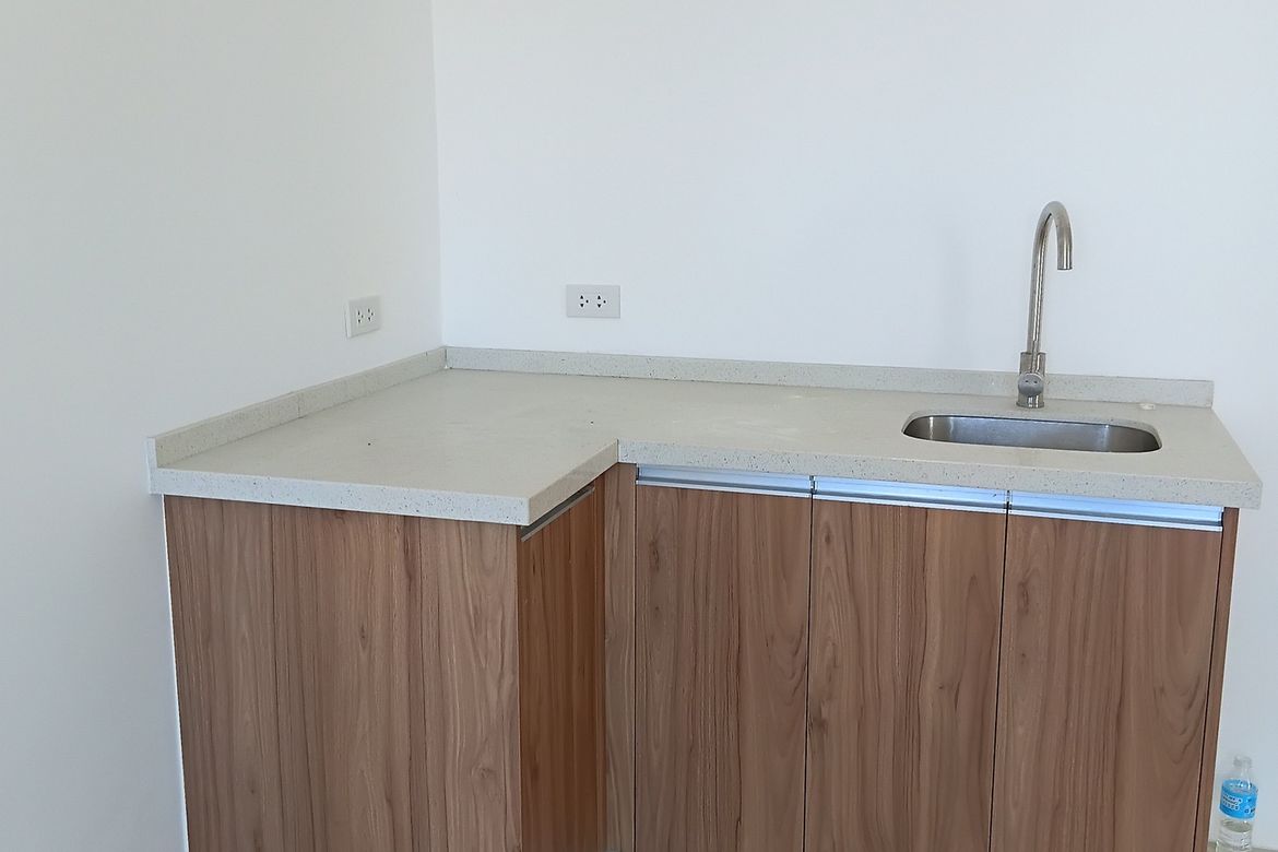 1 Bedroom Condo for Sale in Barangay 5, Bacolod, Negros Occidental – photo 5