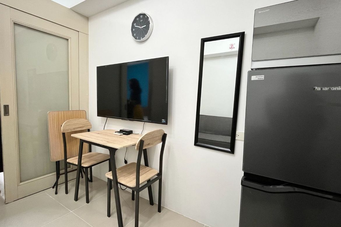 1 Bedroom Condo for Sale in Barangay 76, Pasay, Metro Manila near LRT-1 EDSA – photo 2