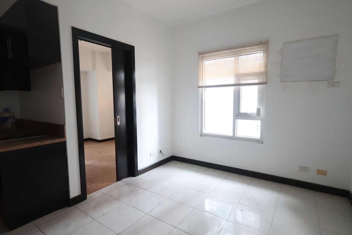 1 Bedroom Condo for Sale in Barangka Ilaya, Mandaluyong, Metro Manila near MRT-3 Boni