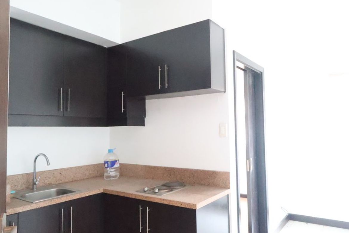 1 Bedroom Condo for Sale in Barangka Ilaya, Mandaluyong, Metro Manila near MRT-3 Boni – photo 3