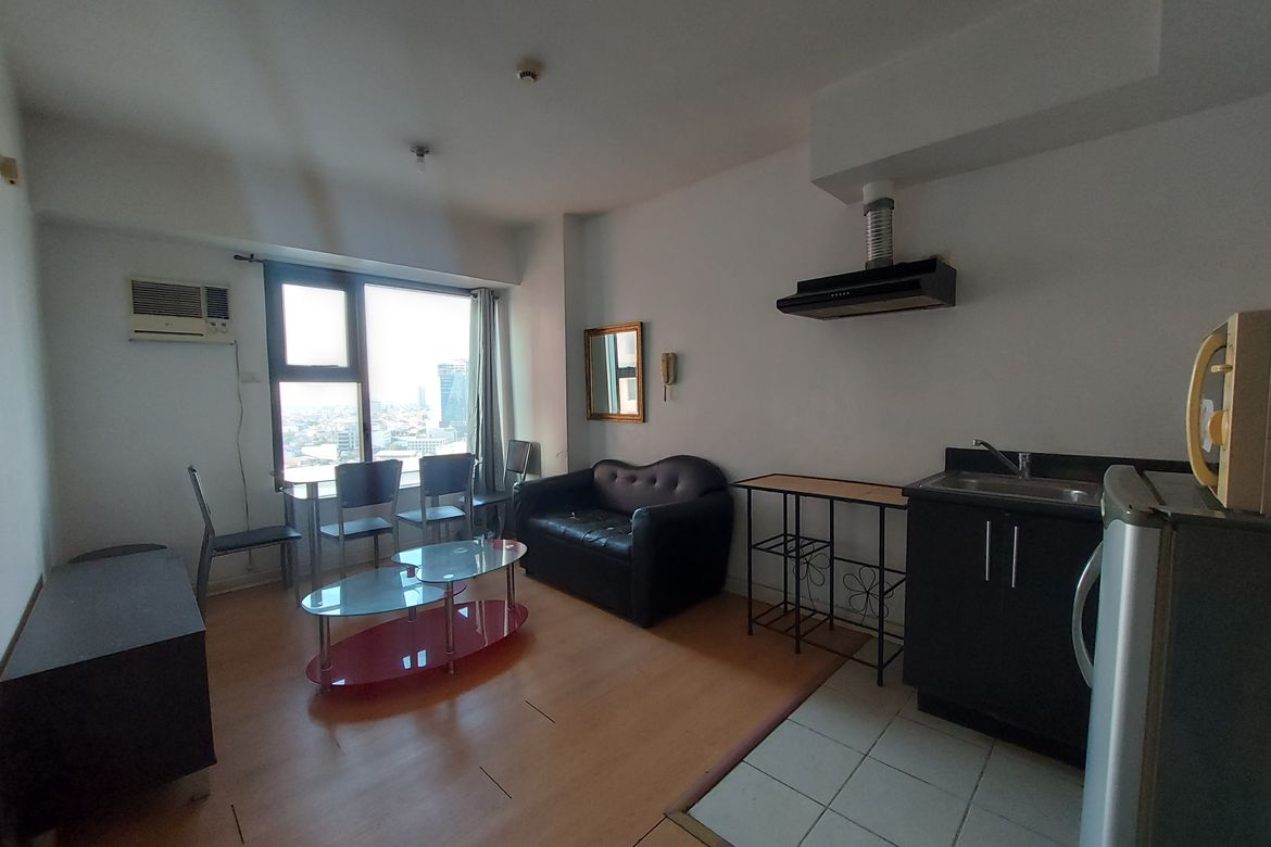 1 Bedroom Condo for Sale in BELTON PLACE, Bangkal, Makati, Metro Manila near MRT-3 Magallanes