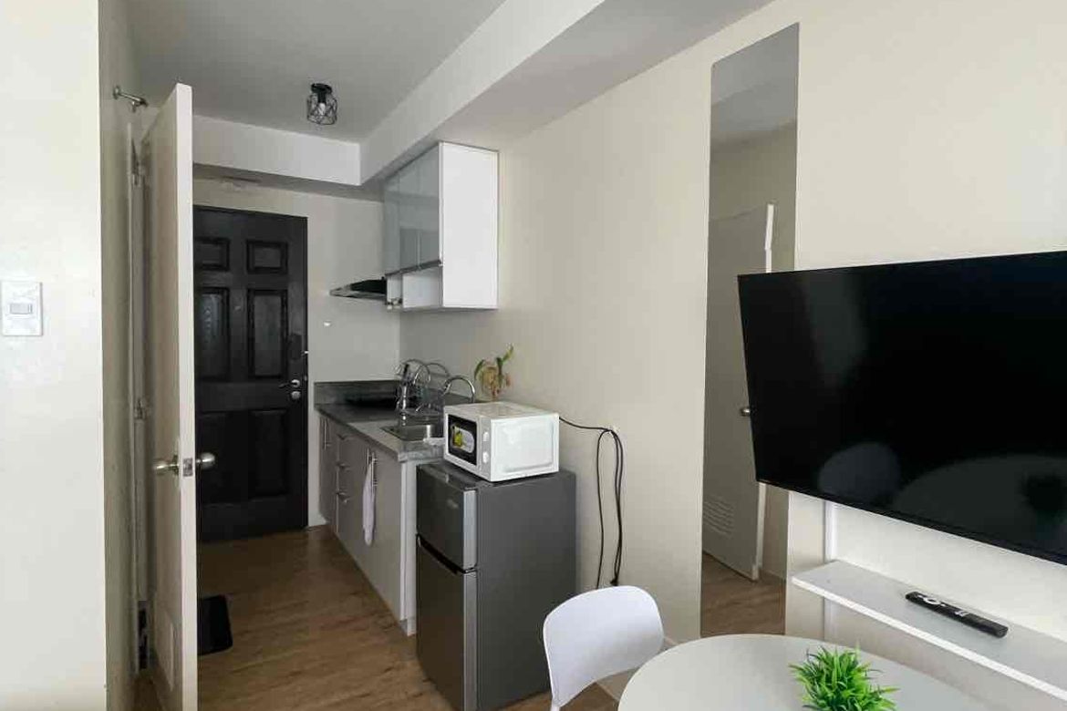 1 Bedroom Condo for Sale in Berkeley Suites, Inchican, Silang, Cavite