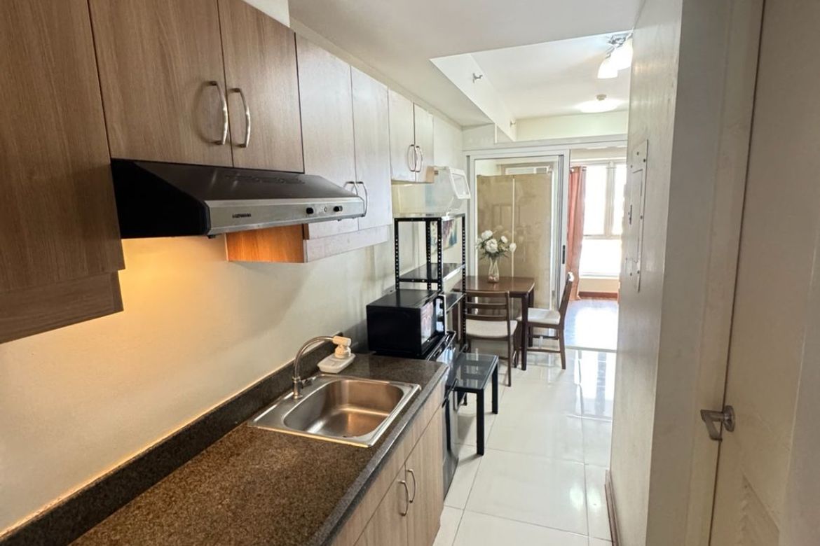 1 Bedroom Condo for Sale in Brio Tower, Guadalupe Viejo, Makati City near MRT-3 Guadalupe – photo 2