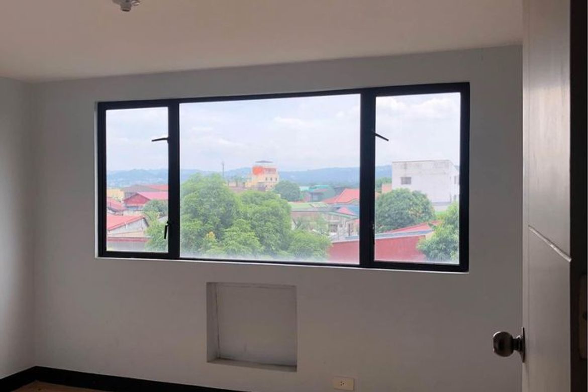1 Bedroom Condo for Sale in Cambridge Village, San Andres, Cainta, Rizal – photo 3