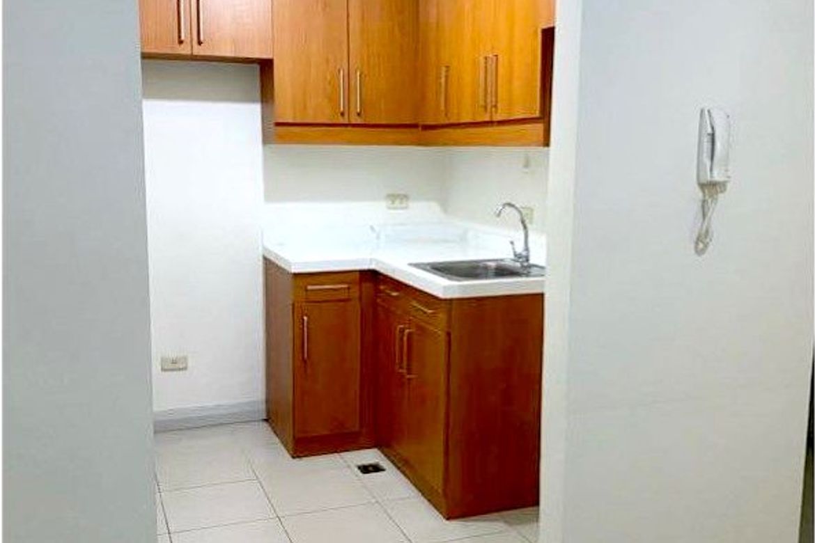 1 Bedroom Condo for Sale in Ermita, Manila, Metro Manila near LRT-1 Pedro Gil – photo 2