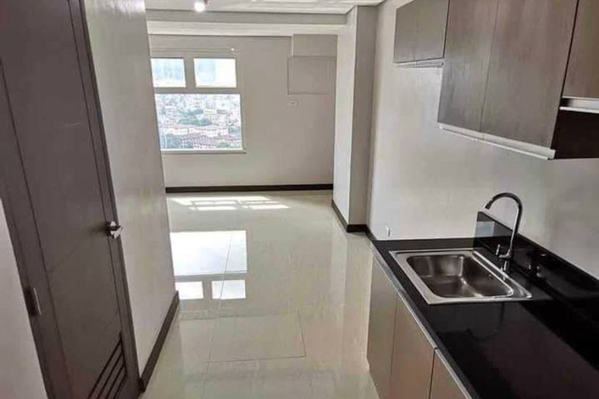 1 Bedroom Condo for Sale in Gateway Regency Studios, Barangka Ilaya, Mandaluyong, Metro Manila near MRT-3 Boni