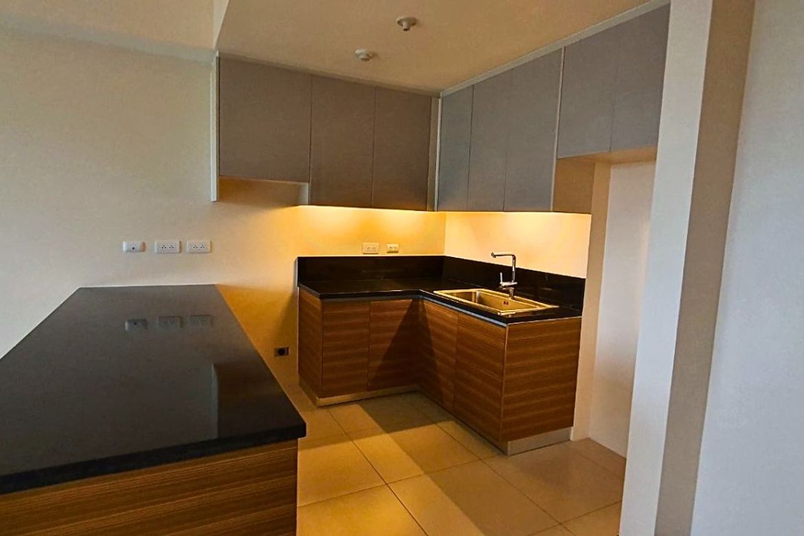 1 Bedroom Condo for Sale in Greenhills, San Juan, Metro Manila near MRT-3 Santolan – photo 3