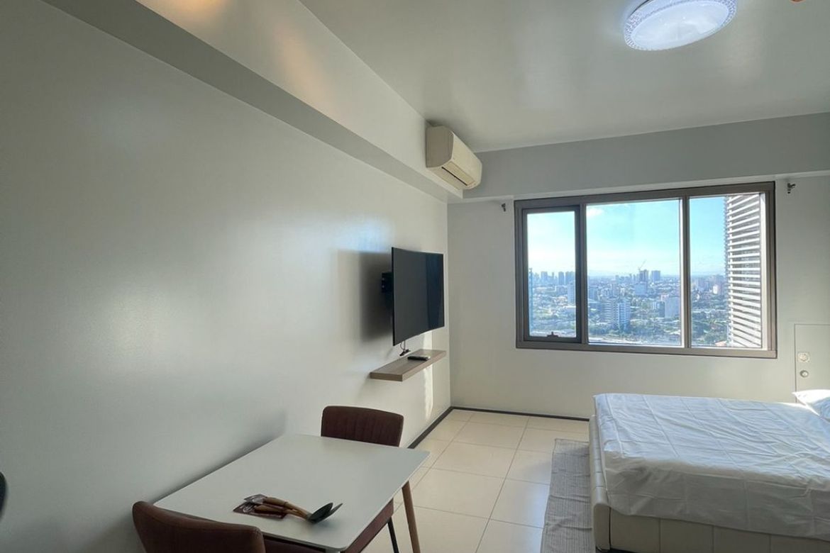 1 Bedroom Condo for Sale in Greenhills, San Juan, Metro Manila near MRT-3 Santolan
