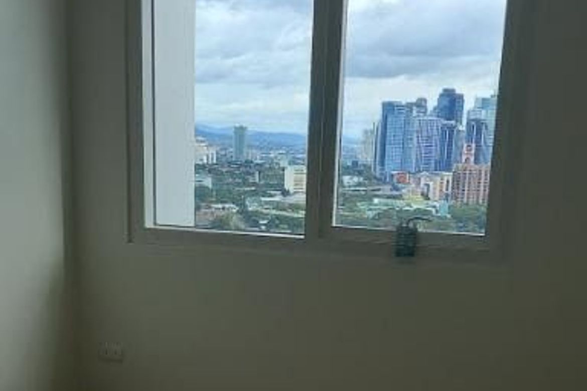 1 Bedroom Condo for Sale in Greenhills, San Juan, Metro Manila near MRT-3 Santolan