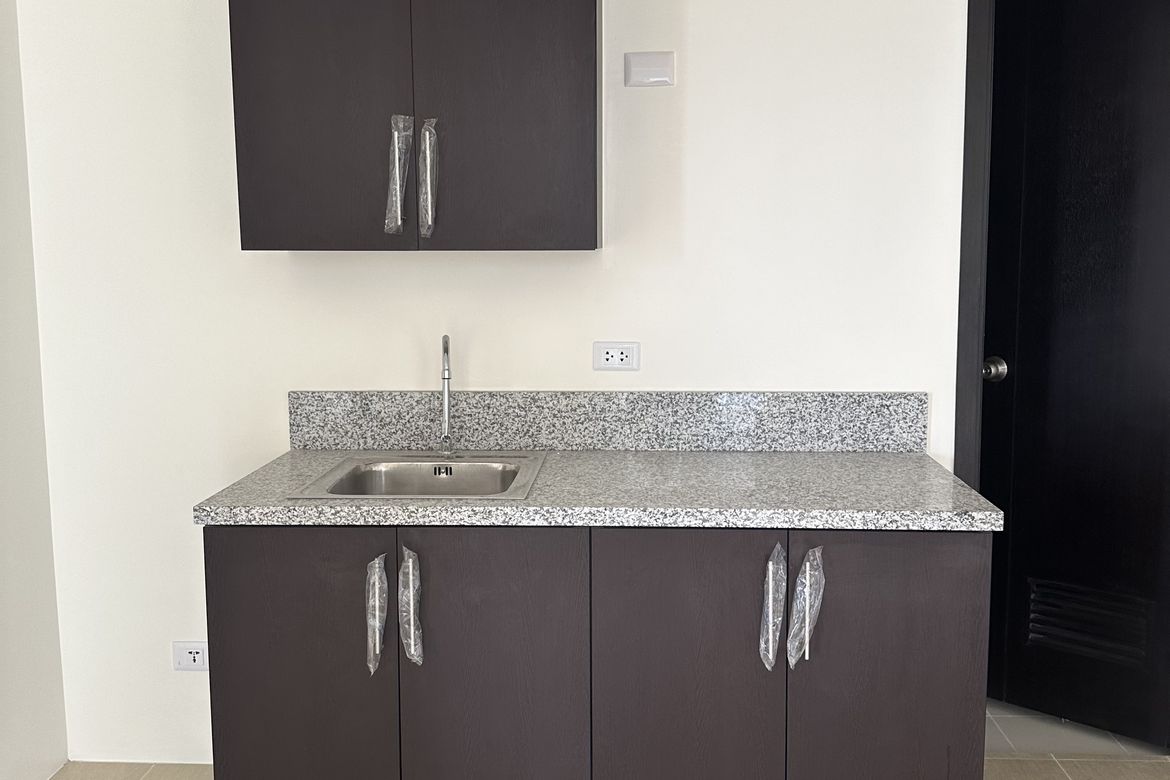 1 Bedroom Condo for Sale in Kasara Urban Resort Residences, Ugong, Pasig, Metro Manila – photo 2