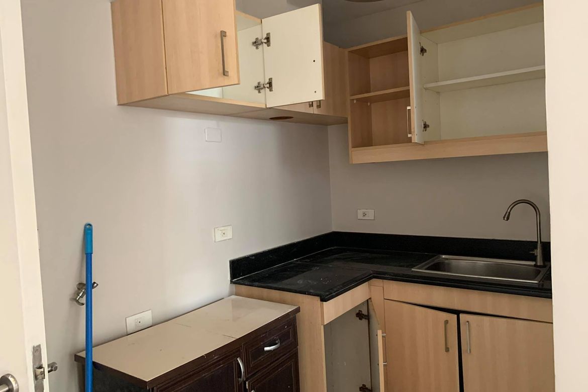1 Bedroom Condo for Sale in La Verti Residences, Pasay, Metro Manila near LRT-1 Baclaran