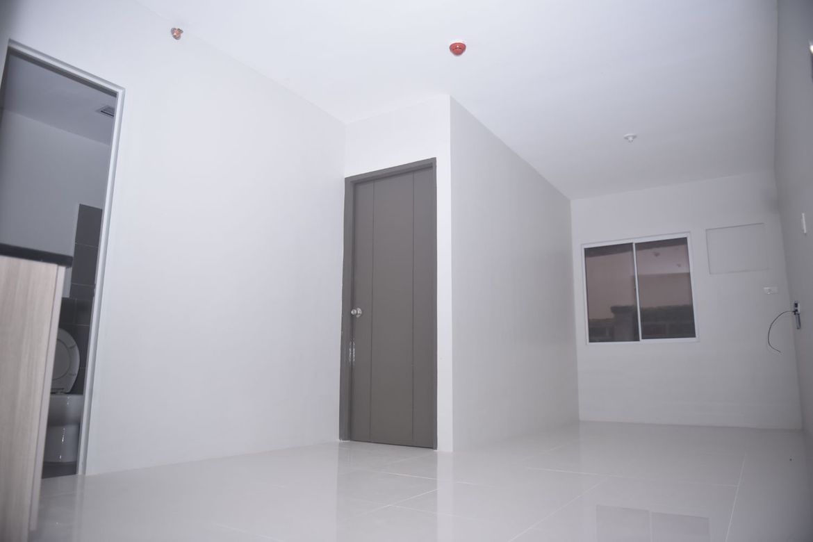 1 Bedroom Condo for Sale in Mandalagan, Bacolod, Negros Occidental