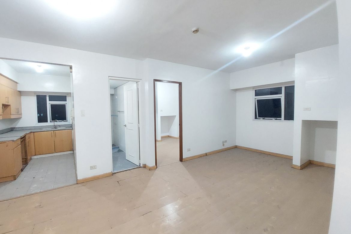 1 Bedroom Condo for Sale in One Gateway Place, Barangka Ilaya, Mandaluyong, Metro Manila near MRT-3 Boni