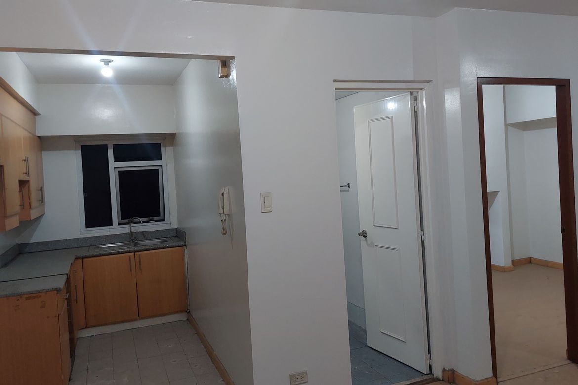 1 Bedroom Condo for Sale in One Gateway Place, Barangka Ilaya, Mandaluyong, Metro Manila near MRT-3 Boni – photo 2