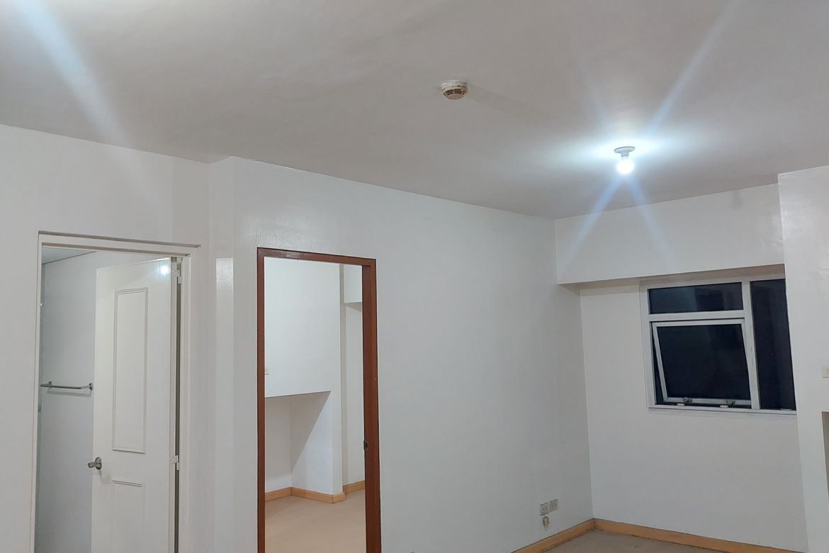 1 Bedroom Condo for Sale in One Gateway Place, Barangka Ilaya, Mandaluyong, Metro Manila near MRT-3 Boni – photo 3