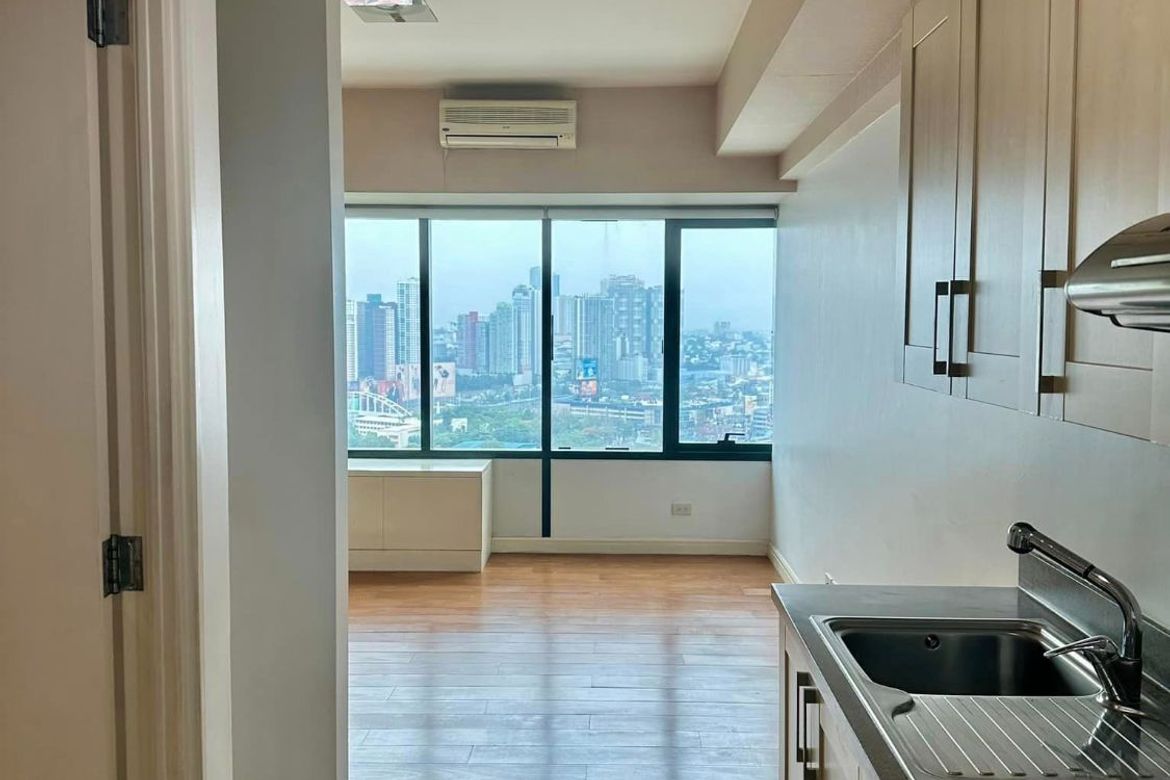 1 Bedroom Condo for Sale in One Rockwell East Tower, Rockwell, Makati, Metro Manila near MRT-3 Guadalupe