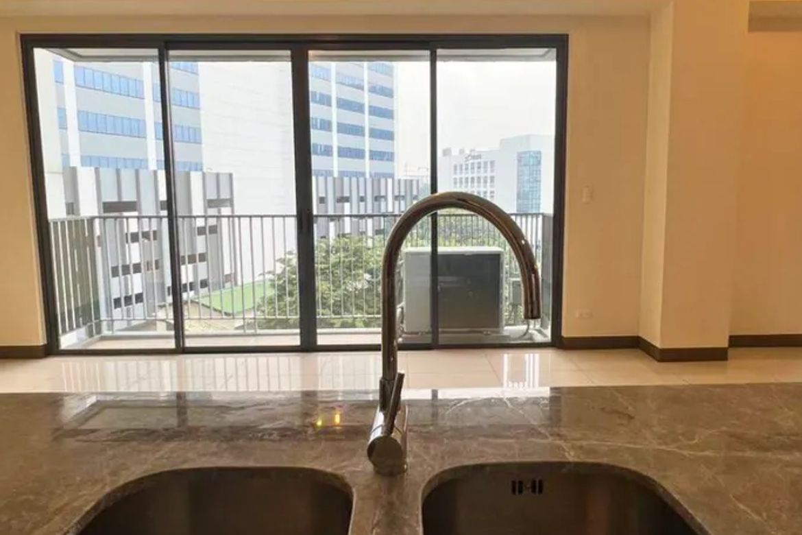 1 Bedroom Condo for Sale in One Shangri-La Place, Wack-Wack Greenhills, Mandaluyong, Metro Manila near MRT-3 Shaw Boulevard – photo 2