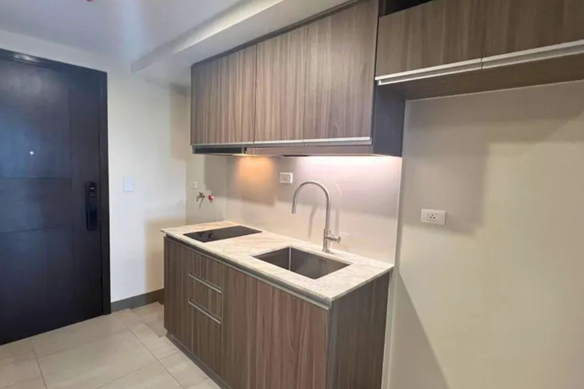 1 Bedroom Condo for Sale in One Shangri-La Place, Wack-Wack Greenhills, Mandaluyong, Metro Manila near MRT-3 Shaw Boulevard – photo 4