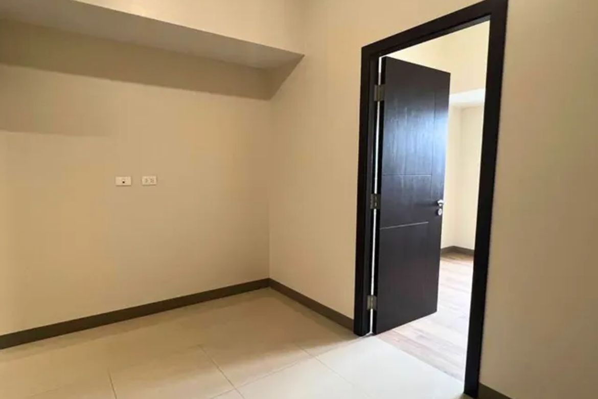 1 Bedroom Condo for Sale in One Shangri-La Place, Wack-Wack Greenhills, Mandaluyong, Metro Manila near MRT-3 Shaw Boulevard – photo 8