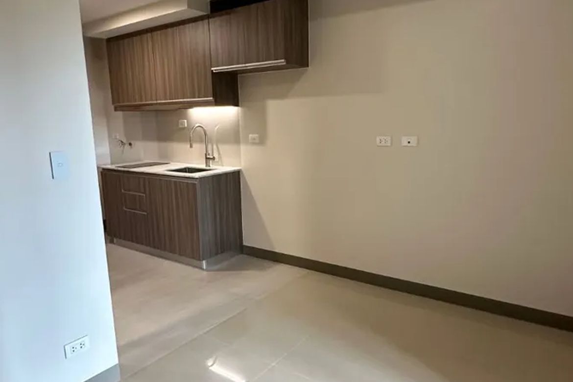 1 Bedroom Condo for Sale in One Shangri-La Place, Wack-Wack Greenhills, Mandaluyong, Metro Manila near MRT-3 Shaw Boulevard – photo 4