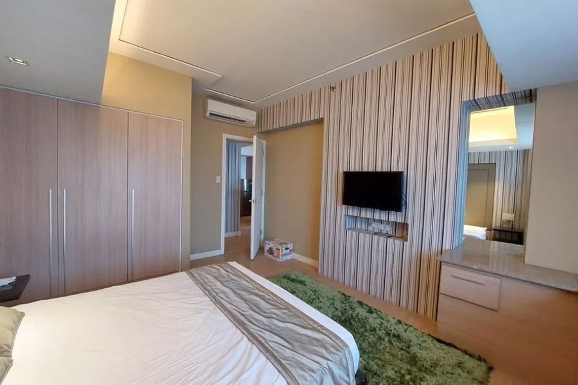 1 Bedroom Condo for Sale in One Shangri-La Place, Wack-Wack Greenhills, Mandaluyong, Metro Manila near MRT-3 Shaw Boulevard