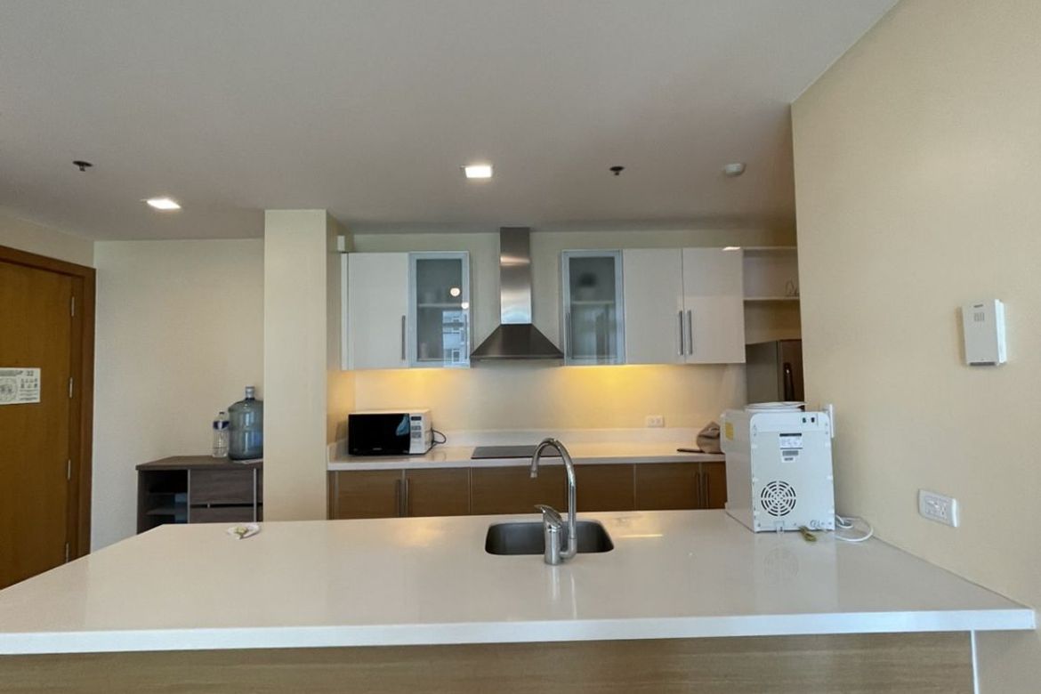1 Bedroom Condo for Sale in Park Terraces, San Lorenzo, Makati City near MRT-3 Ayala – photo 7
