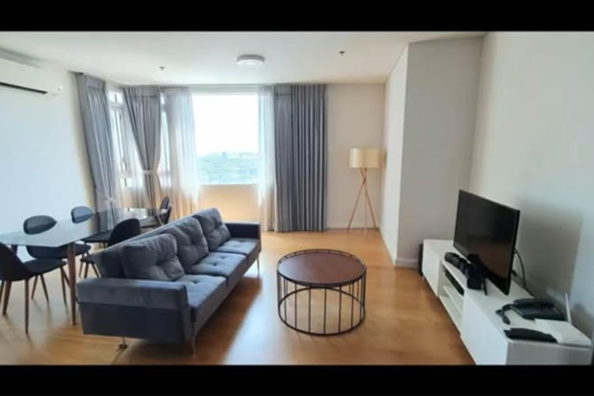 1 Bedroom Condo for Sale in Park Terraces, San Lorenzo, Makati, Metro Manila near MRT-3 Ayala