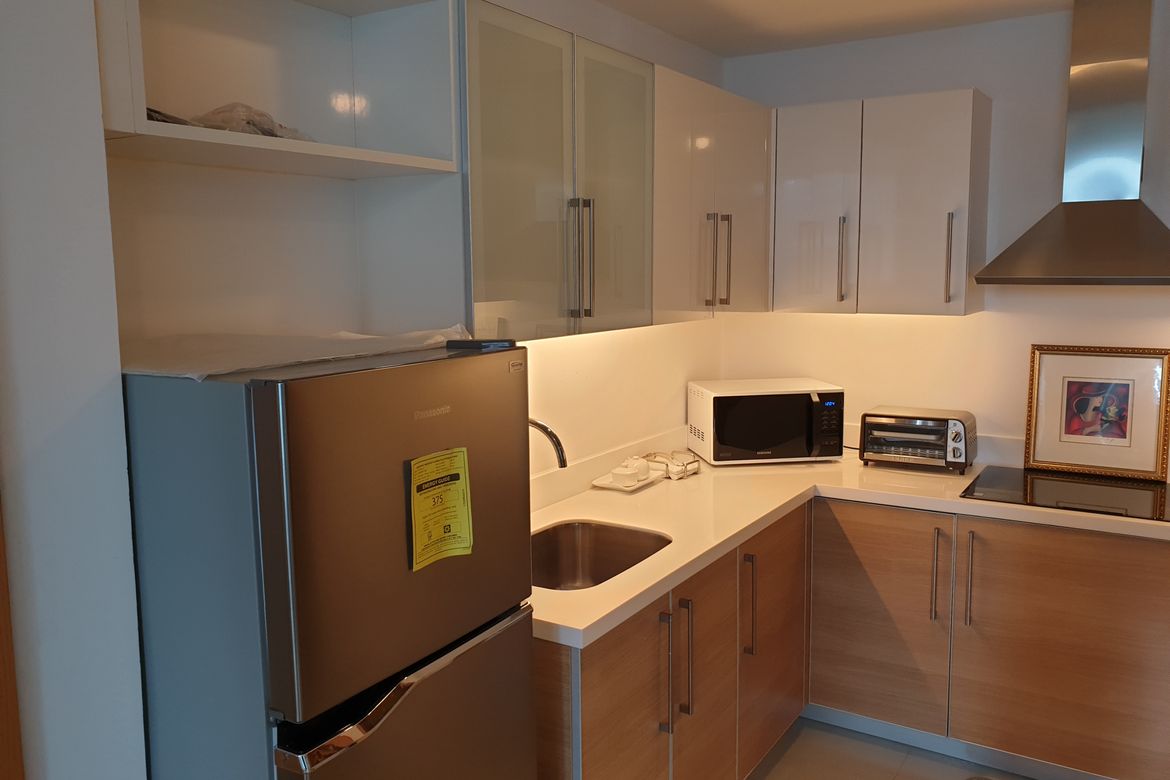1 Bedroom Condo for Sale in Park Terraces, San Lorenzo, Makati, Metro Manila near MRT-3 Ayala – photo 8